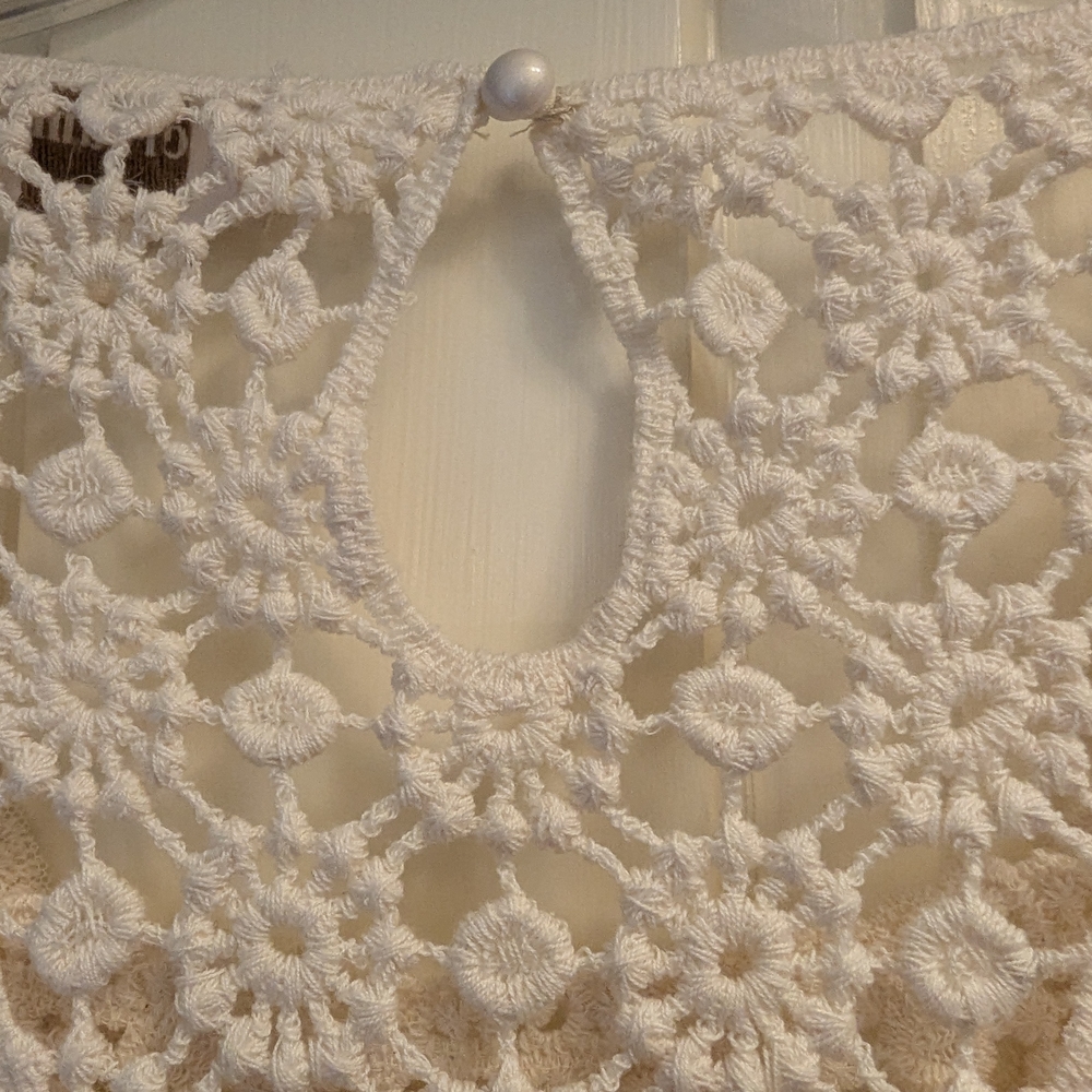 Chic White Lace Blouse for Women By CREAM - Picture 6 of 6